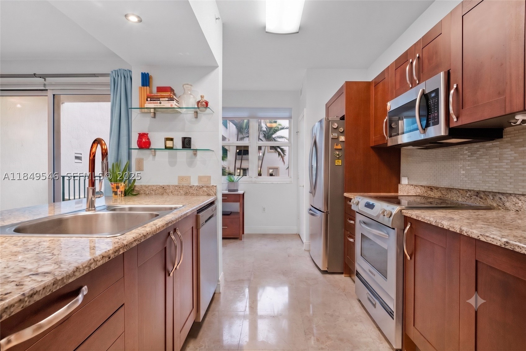 19900 E Country Club Dr #212, Aventura FL 33180