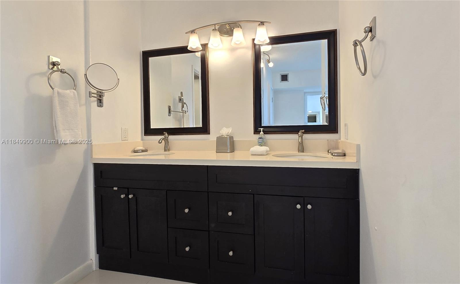 3731 N Country Club Dr #1825, Aventura FL 33180