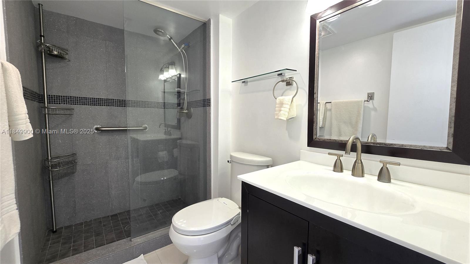 3731 N Country Club Dr #1825, Aventura FL 33180