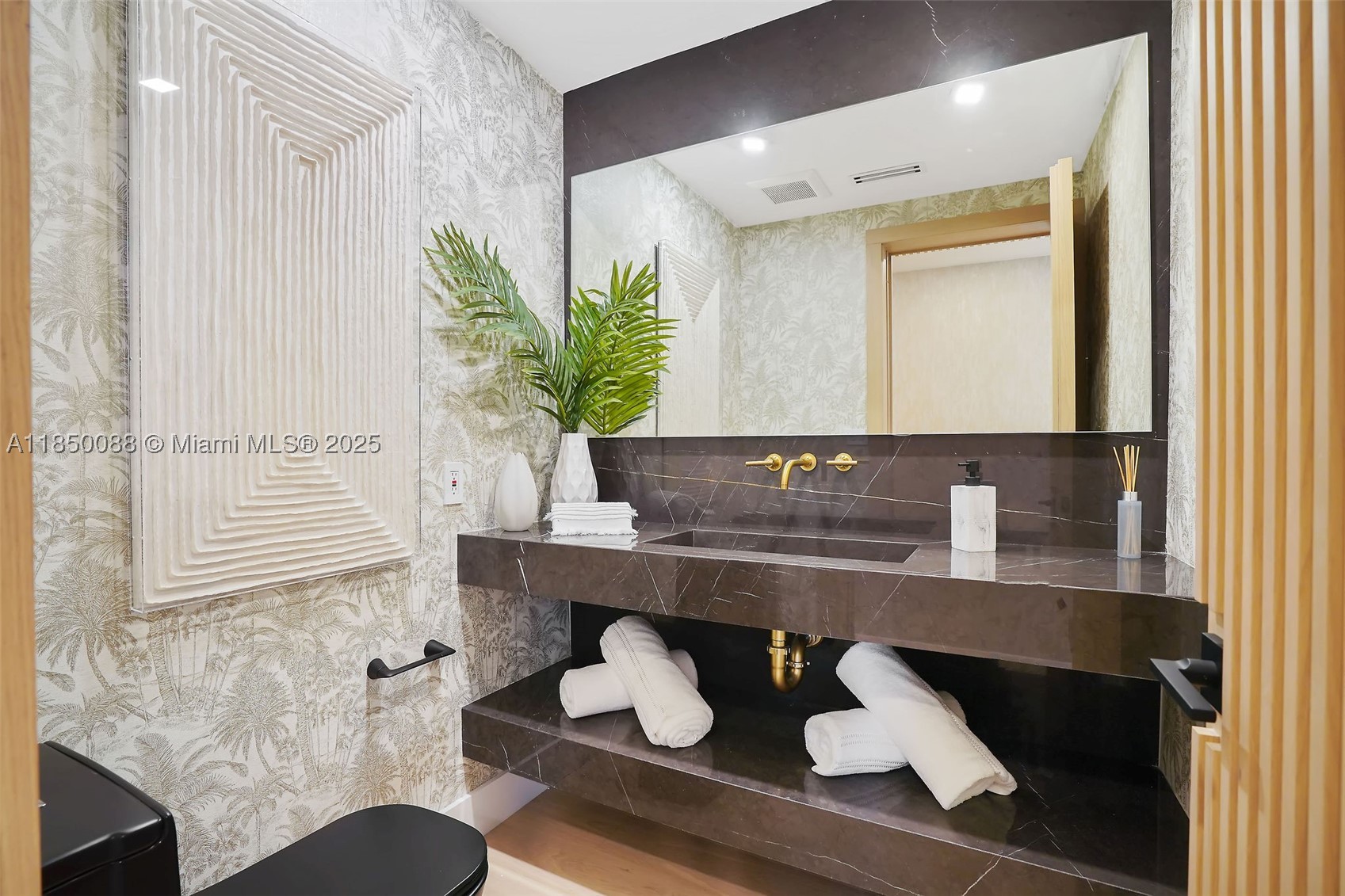 3343 NE 166th St, North Miami Beach FL 33160