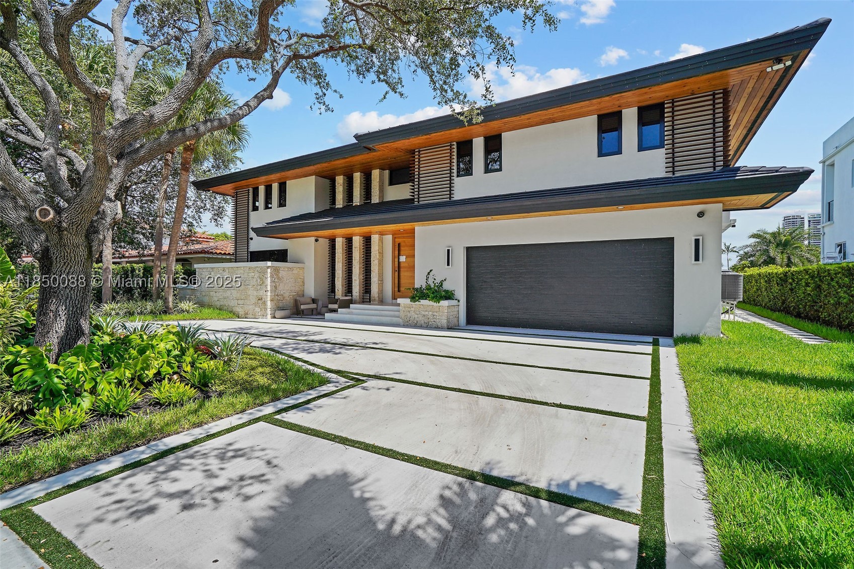 3343 NE 166th St, North Miami Beach FL 33160