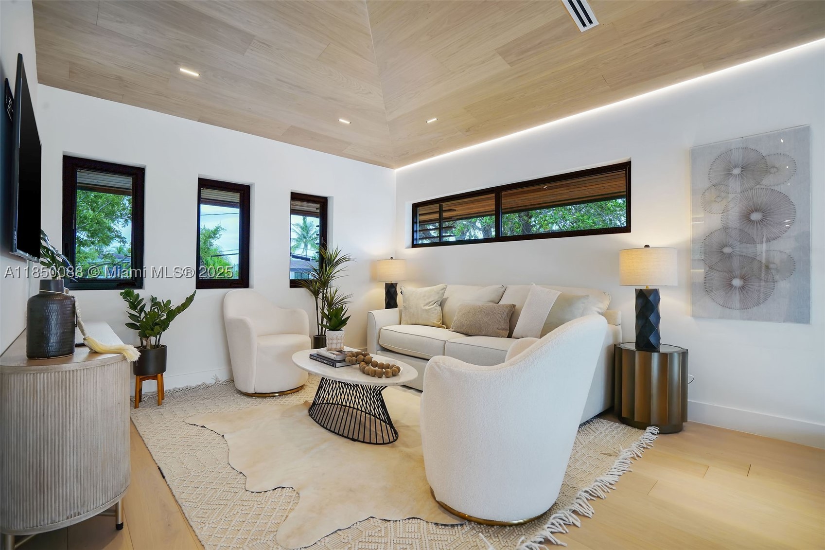 3343 NE 166th St, North Miami Beach FL 33160