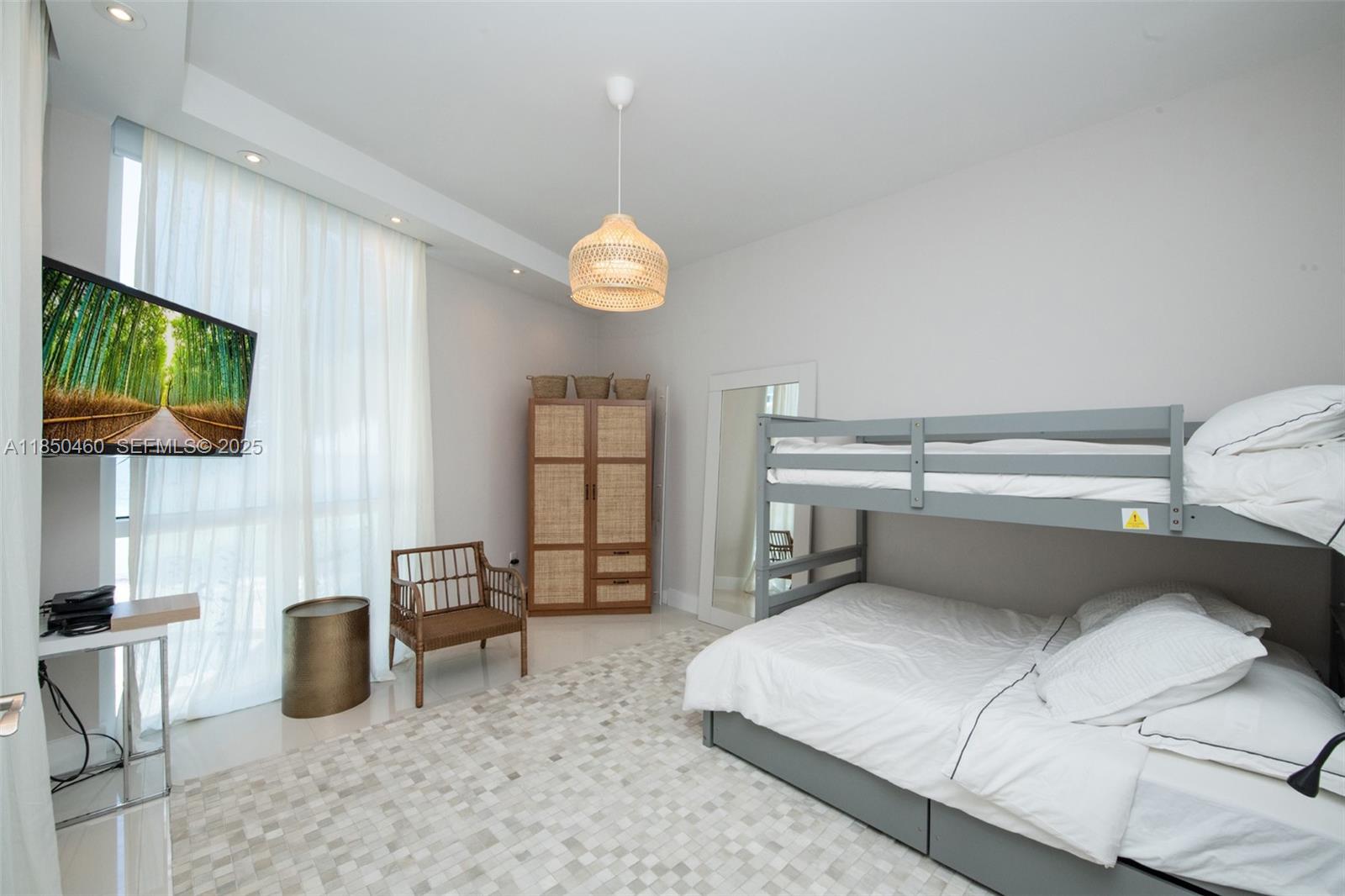 15901 Collins Ave #604 Seasonal, Sunny Isles Beach FL 33160