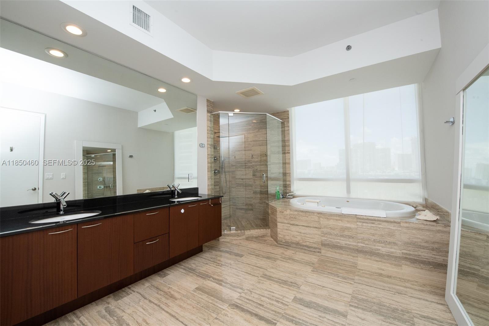 15901 Collins Ave #604 Seasonal, Sunny Isles Beach FL 33160