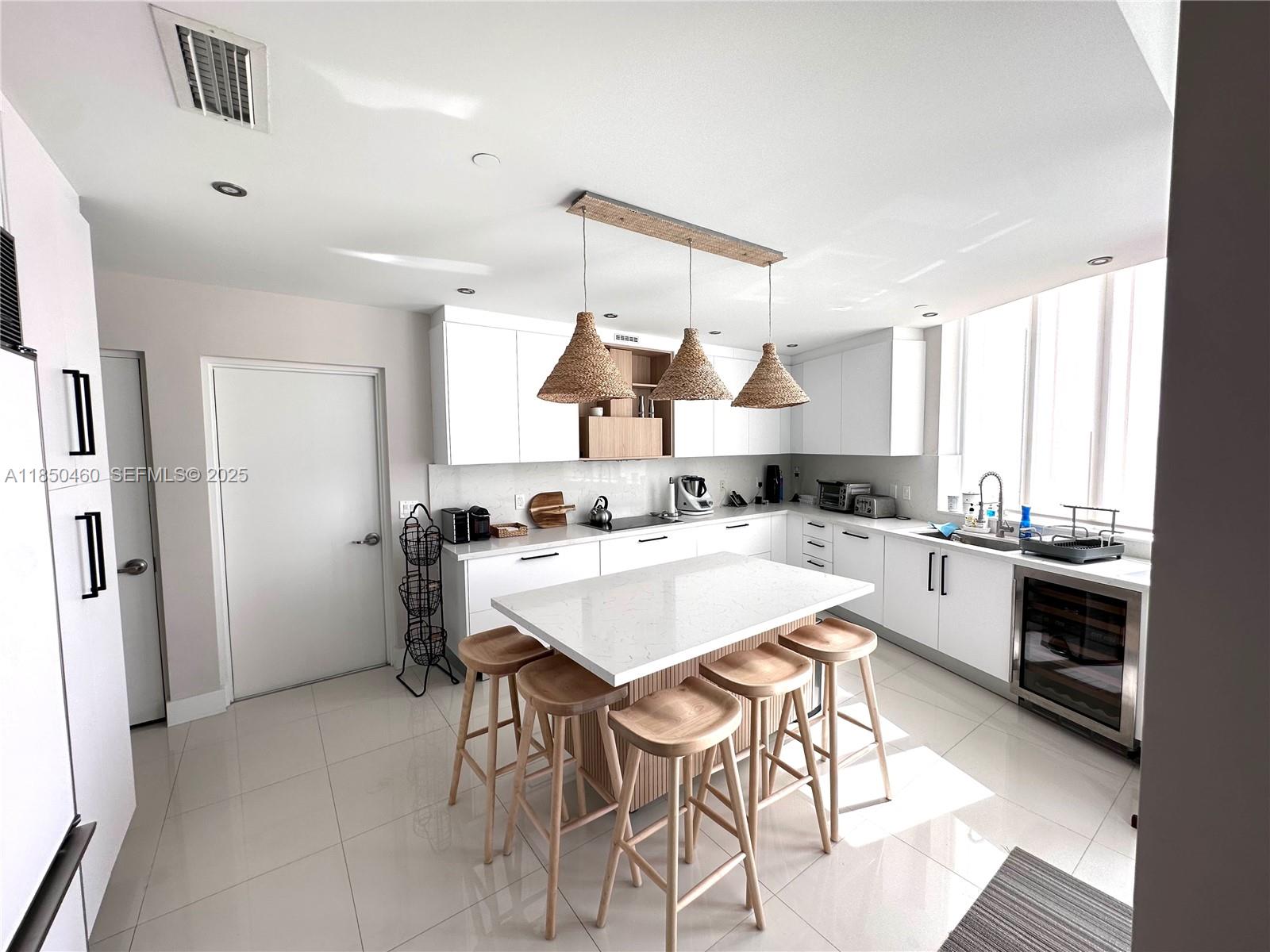 15901 Collins Ave #604 Seasonal, Sunny Isles Beach FL 33160