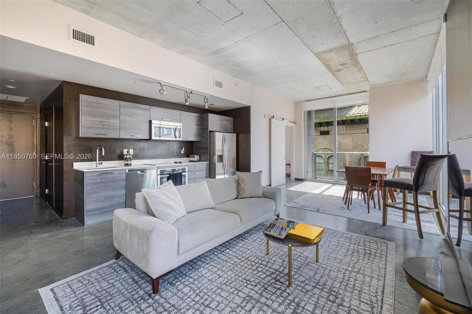 151 SE 1st St #401, Miami FL 33131