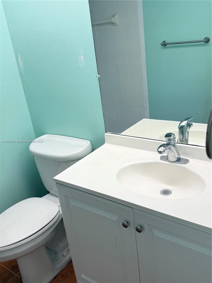 3001 NW 48th Ave #444, Lauderdale Lakes FL 33313
