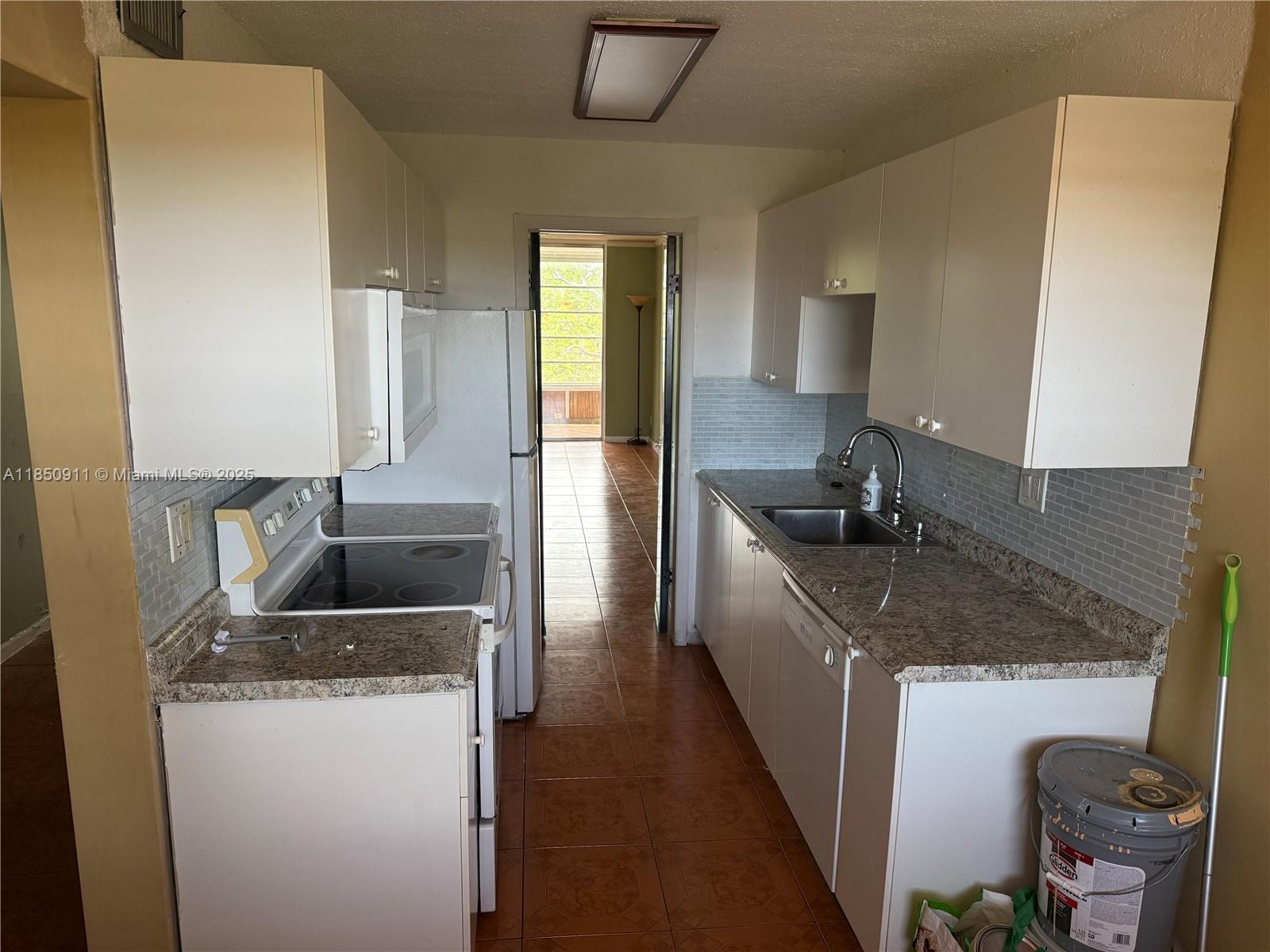 3001 NW 48th Ave #444, Lauderdale Lakes FL 33313