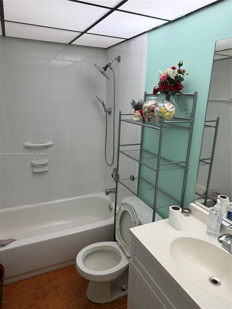 3001 NW 48th Ave #444, Lauderdale Lakes FL 33313