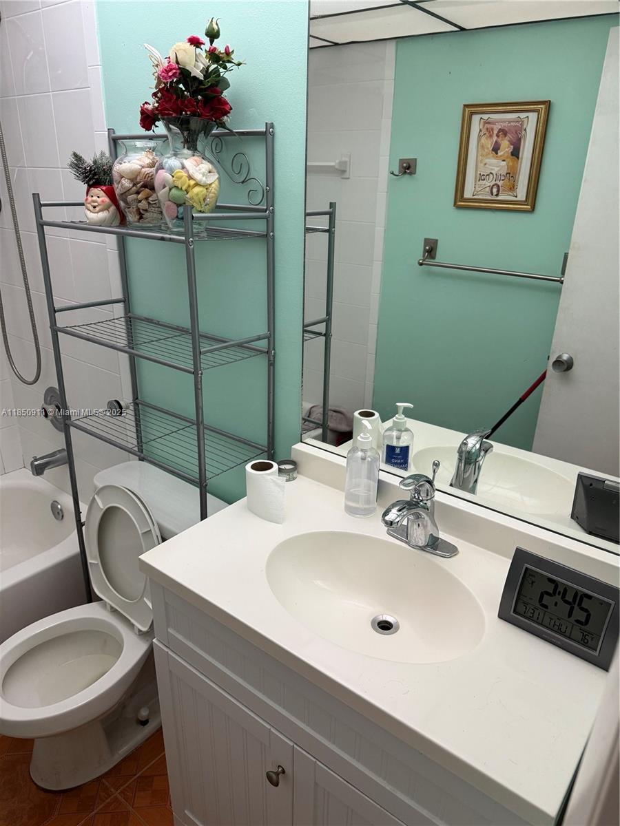 3001 NW 48th Ave #444, Lauderdale Lakes FL 33313