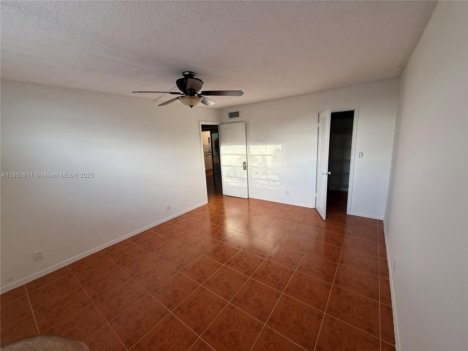 3001 NW 48th Ave #444, Lauderdale Lakes FL 33313