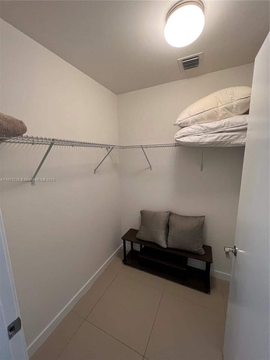 999 SW 1st Ave #2905, Miami FL 33130