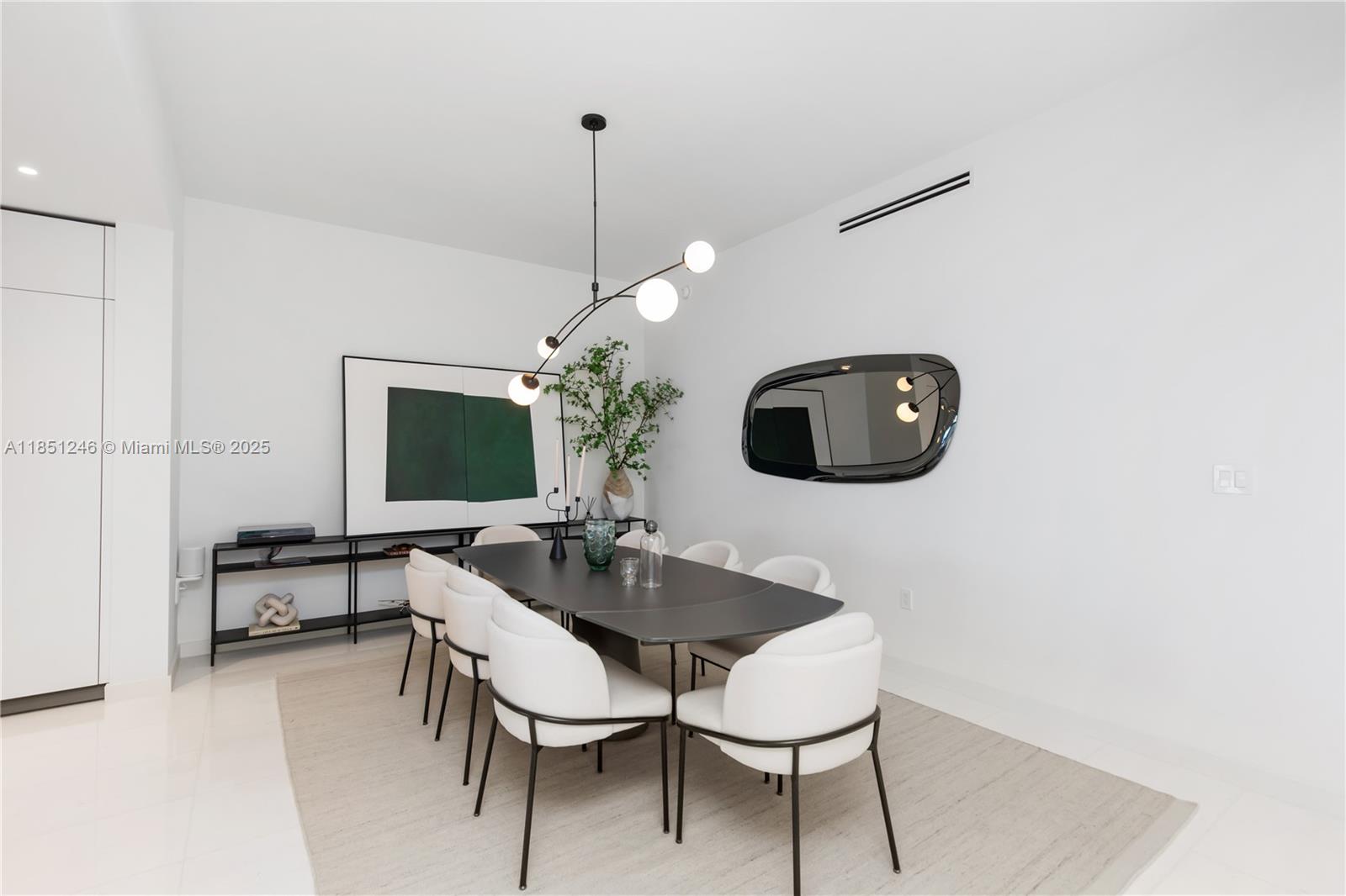 300 Biscayne Boulevard Way #2504C, Miami FL 33131