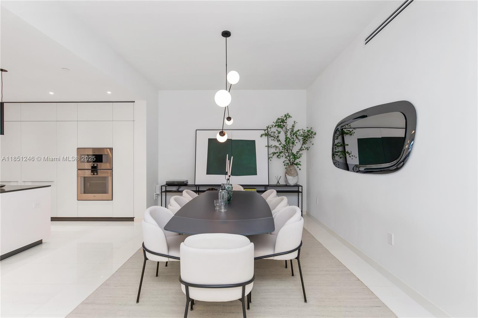 300 Biscayne Boulevard Way #2504C, Miami FL 33131