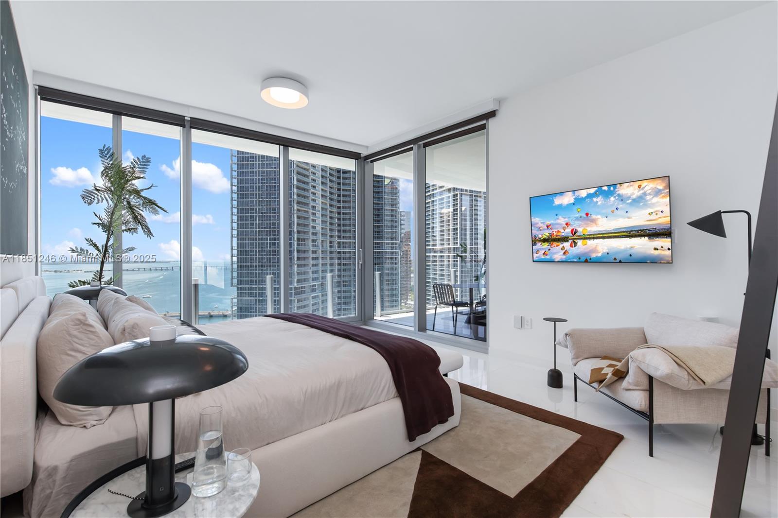 300 Biscayne Boulevard Way #2504C, Miami FL 33131