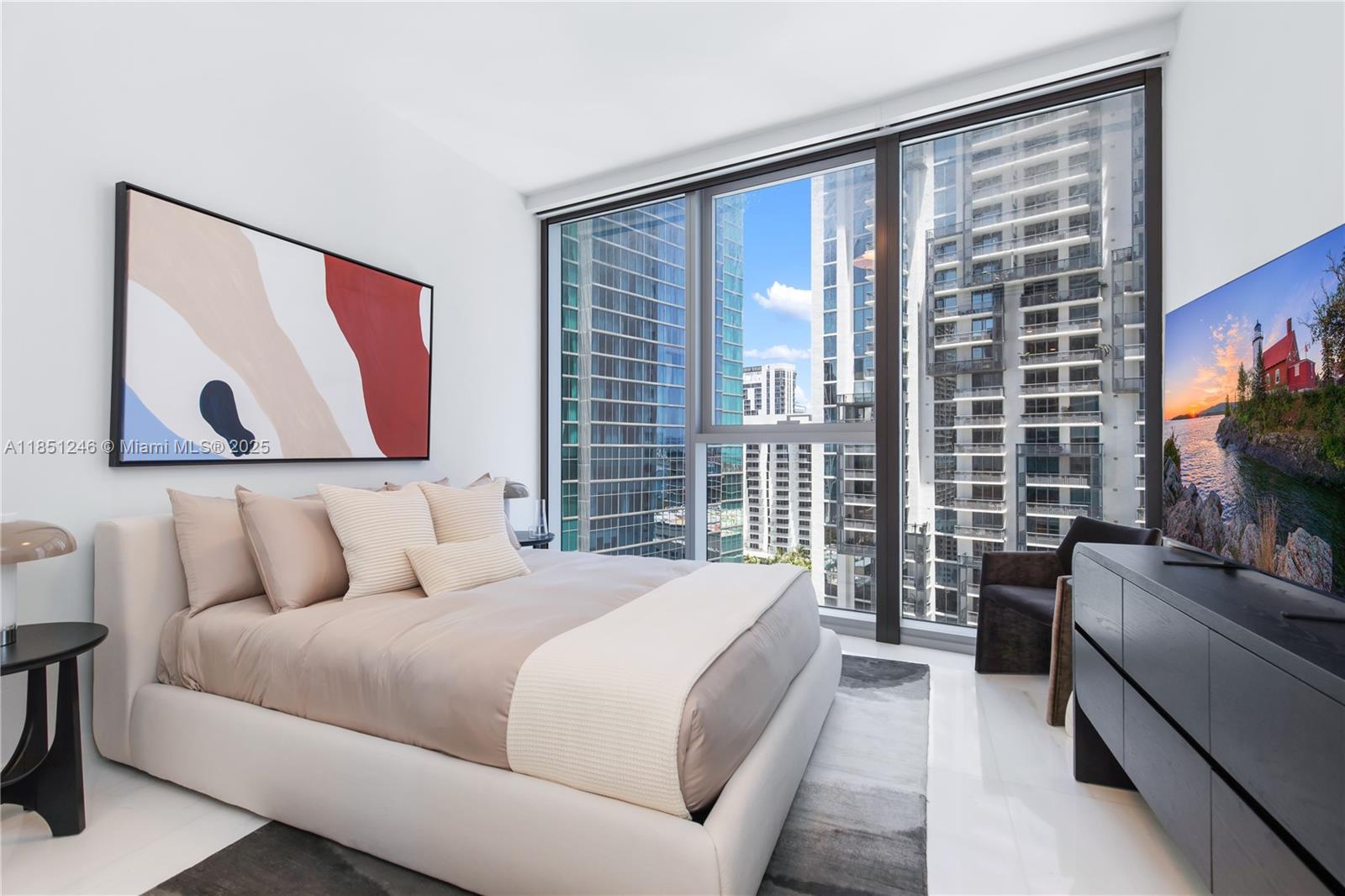 300 Biscayne Boulevard Way #2504C, Miami FL 33131