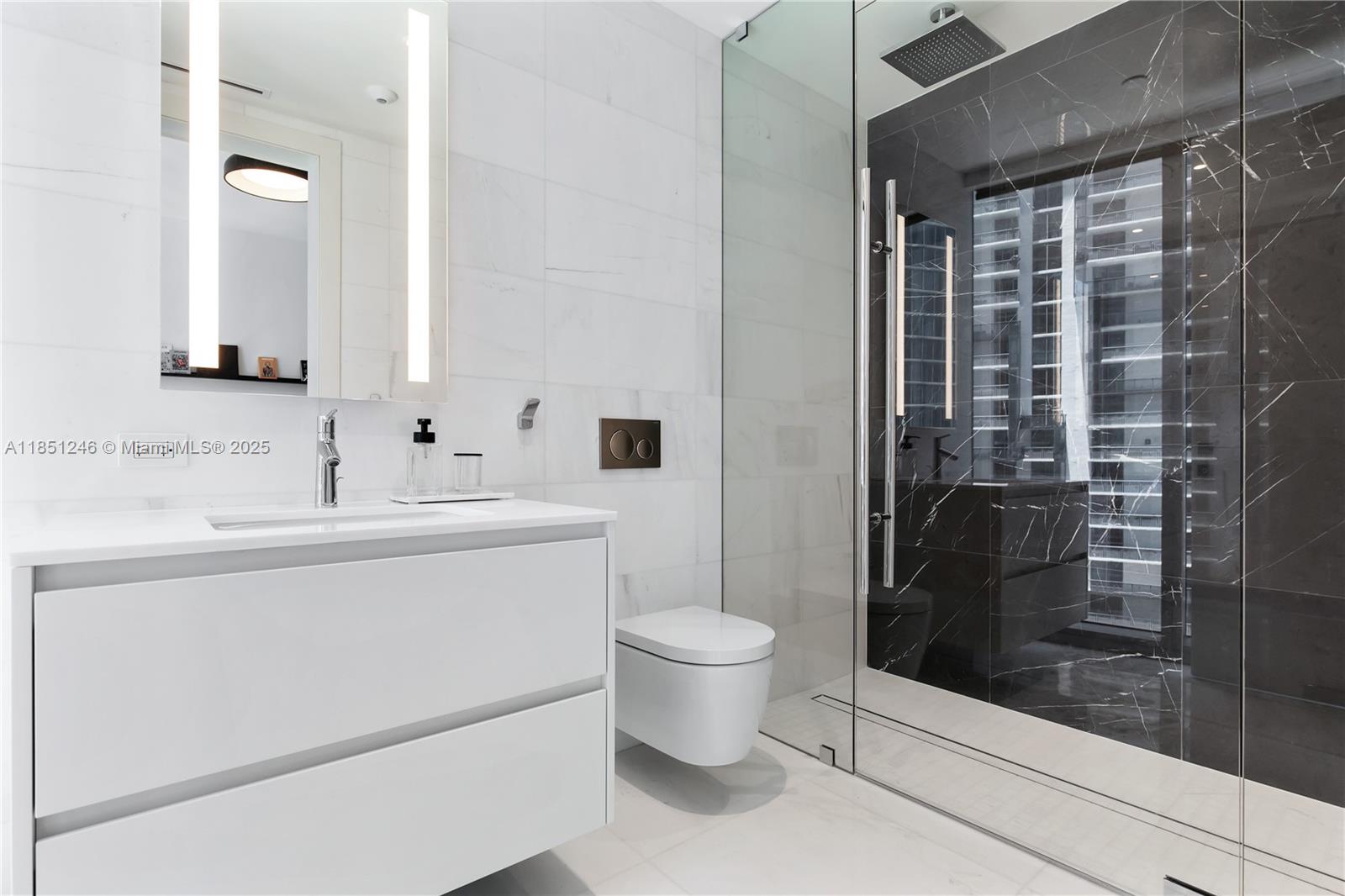 300 Biscayne Boulevard Way #2504C, Miami FL 33131