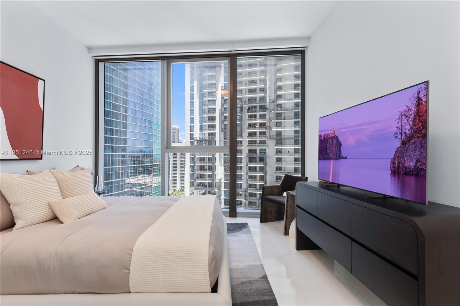 300 Biscayne Boulevard Way #2504C, Miami FL 33131