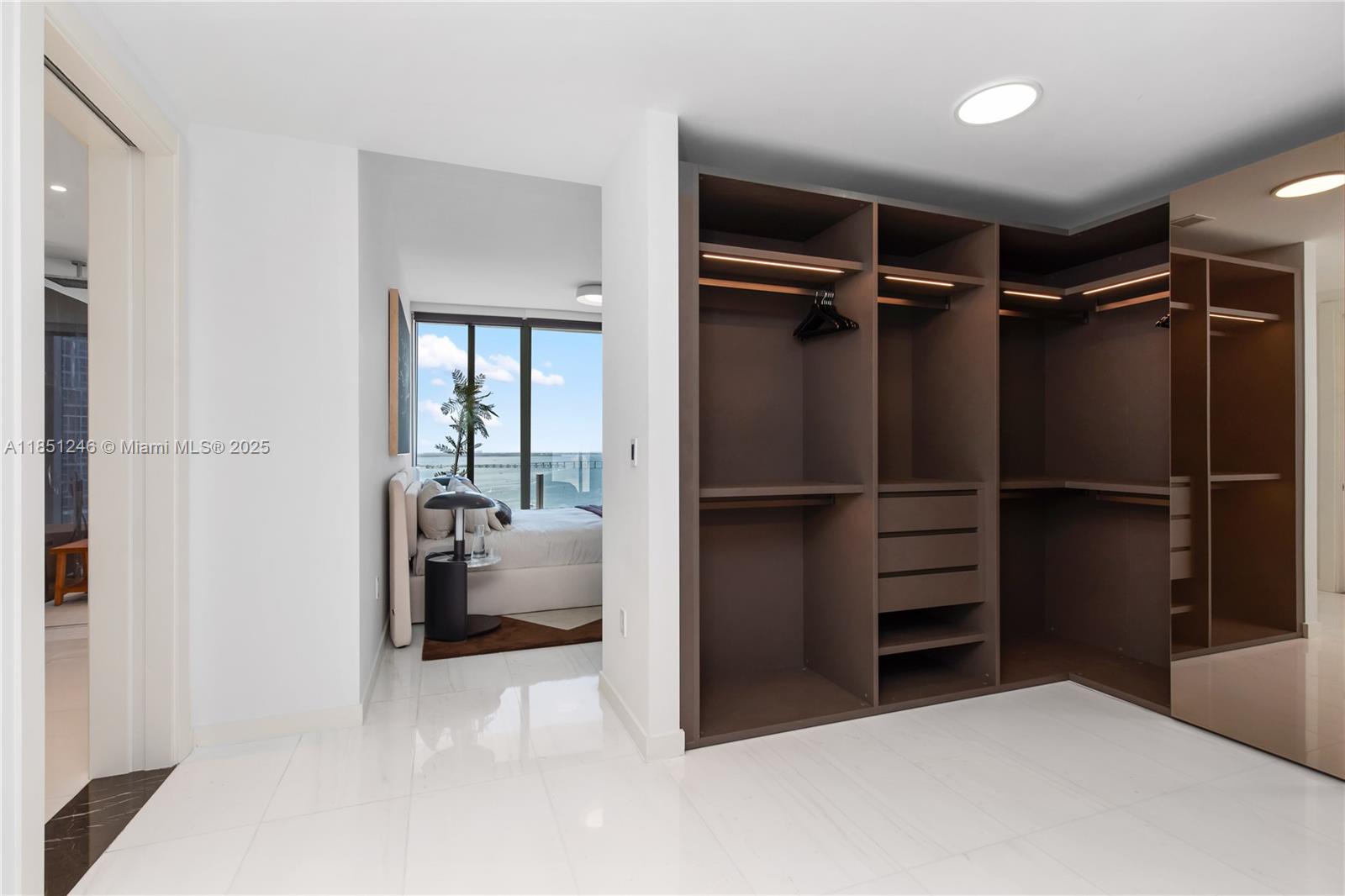 300 Biscayne Boulevard Way #2504C, Miami FL 33131