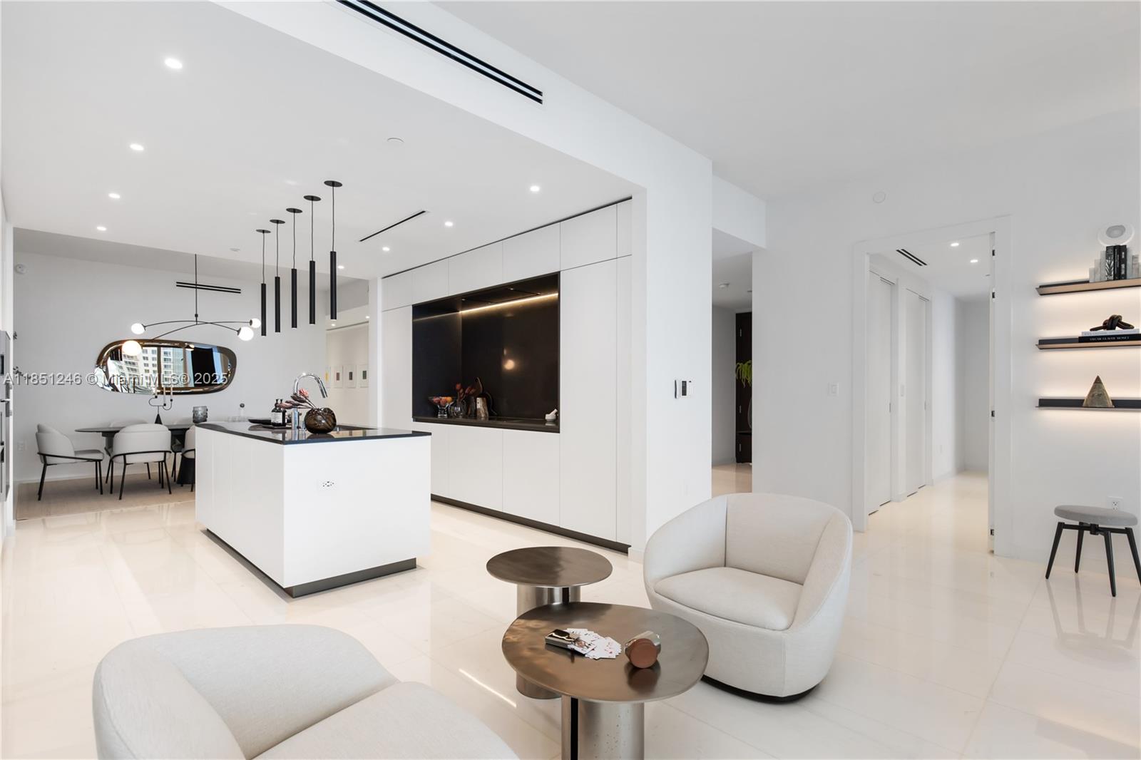 300 Biscayne Boulevard Way #2504C, Miami FL 33131