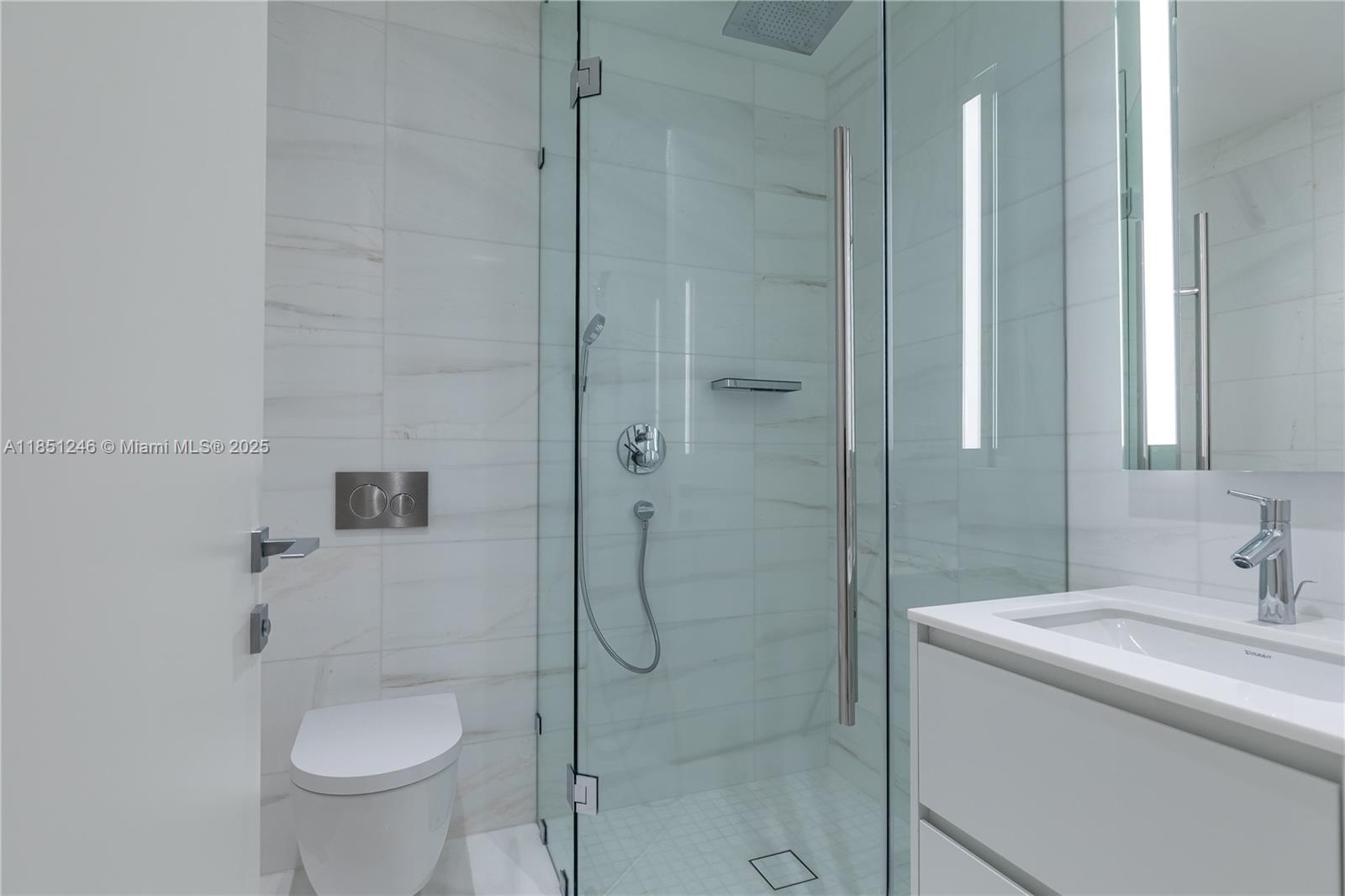 300 Biscayne Boulevard Way #2504C, Miami FL 33131