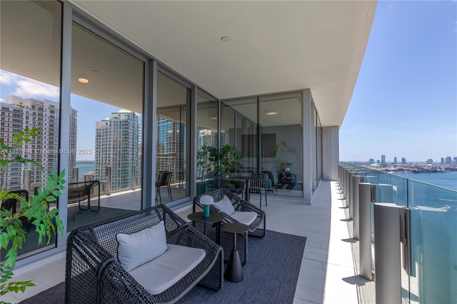 300 Biscayne Boulevard Way #2504C, Miami FL 33131