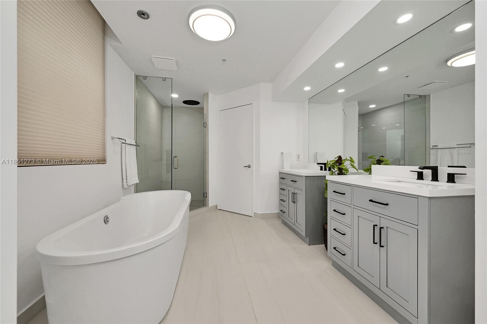 16275 Collins Ave #801, Sunny Isles Beach FL 33160