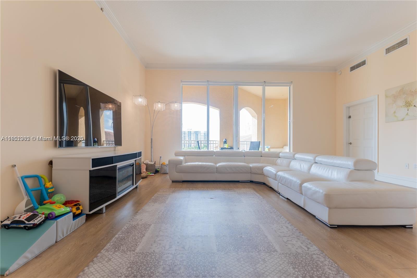 3001 NE 185th St #710, Aventura FL 33180