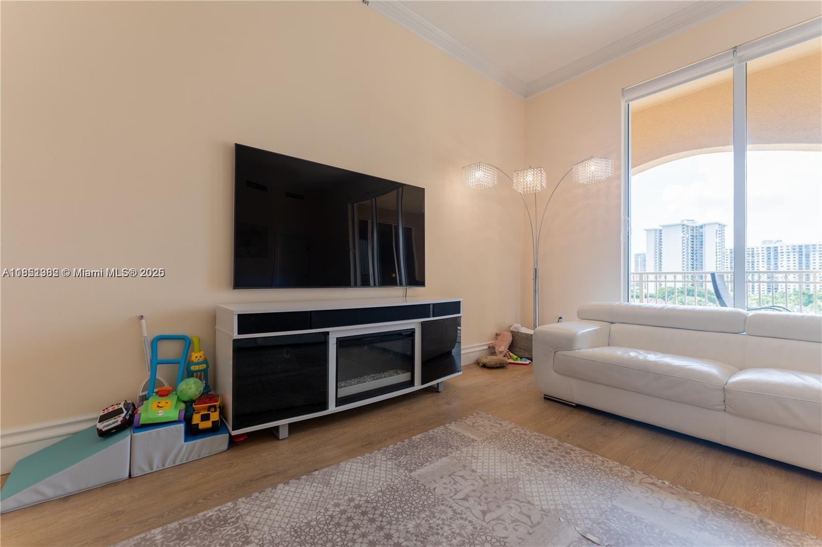 3001 NE 185th St #710, Aventura FL 33180