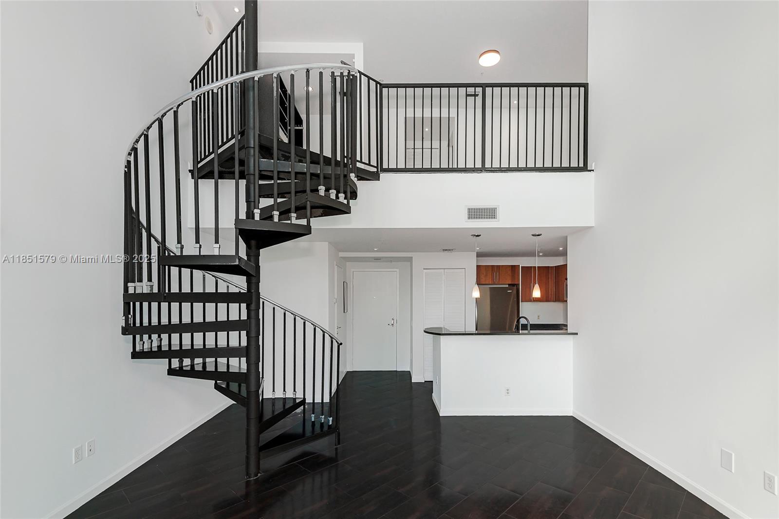 300 S Biscayne Blvd #Loft 826, Miami FL 33131