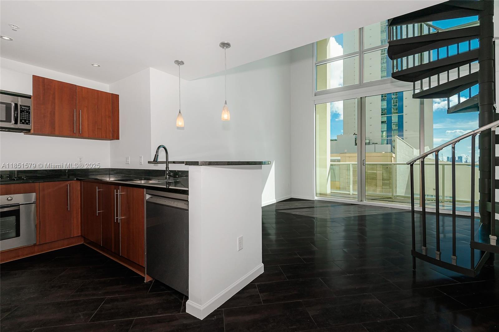 300 S Biscayne Blvd #Loft 826, Miami FL 33131