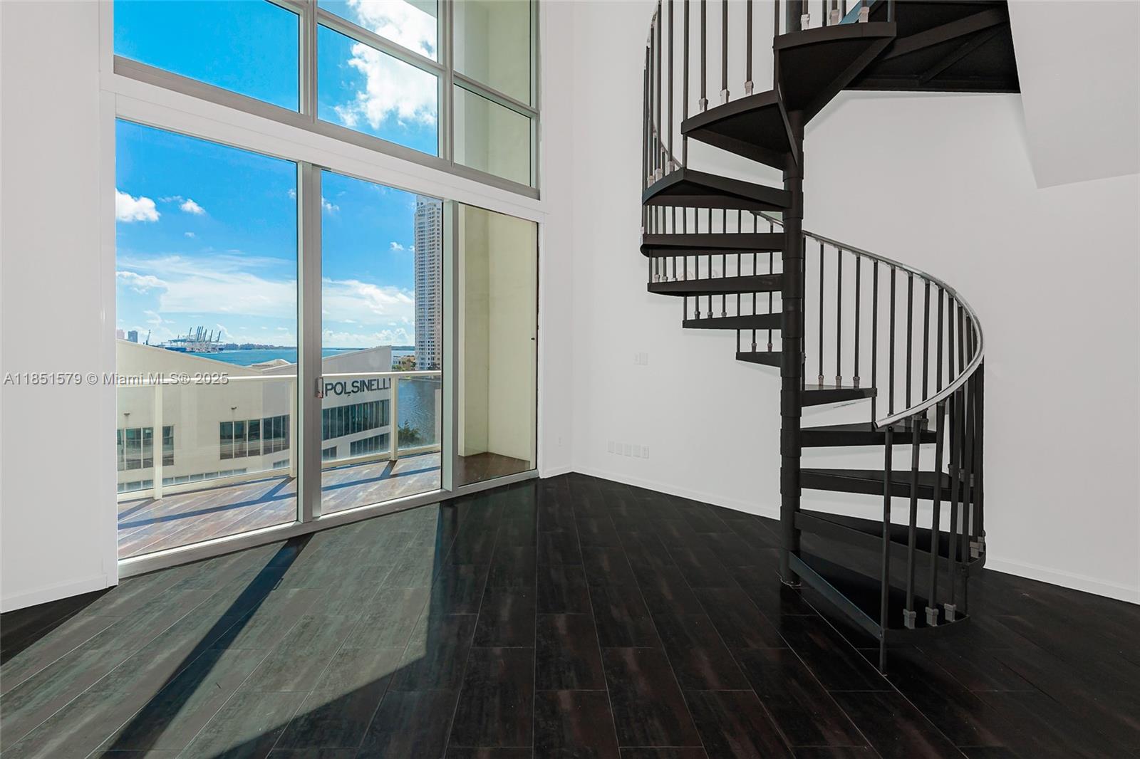 300 S Biscayne Blvd #Loft 826, Miami FL 33131