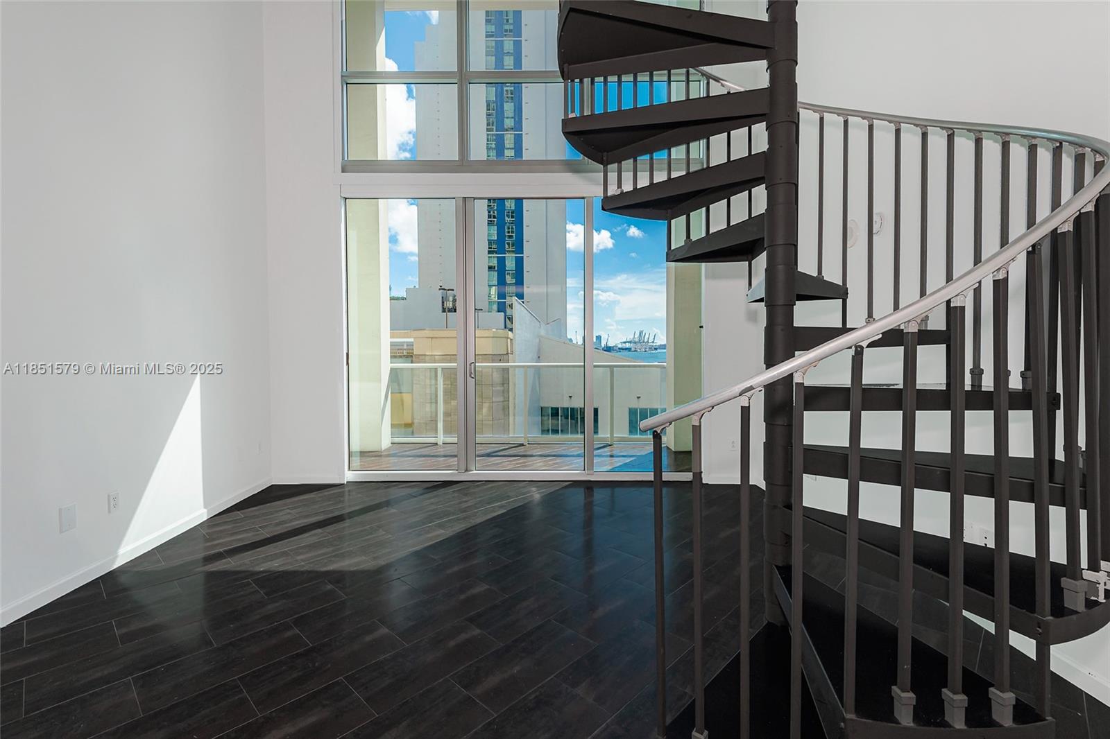 300 S Biscayne Blvd #Loft 826, Miami FL 33131