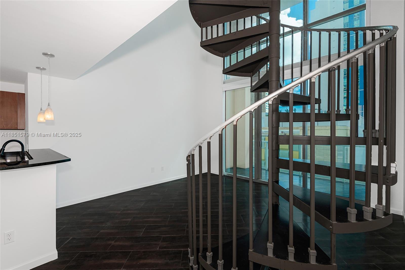300 S Biscayne Blvd #Loft 826, Miami FL 33131