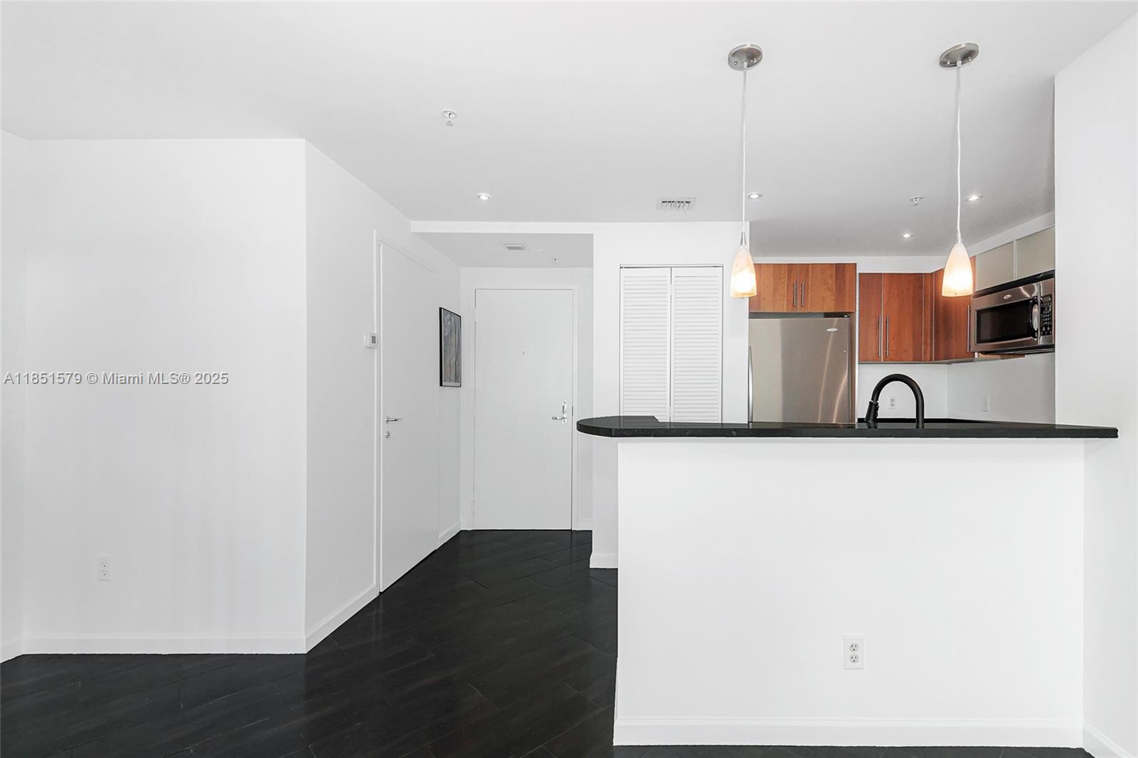 300 S Biscayne Blvd #Loft 826, Miami FL 33131