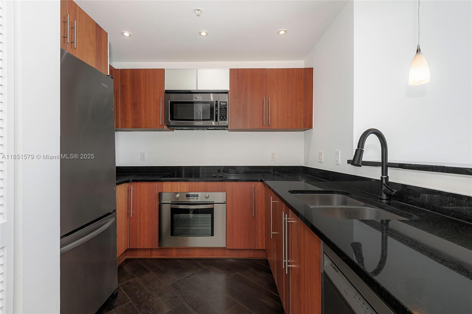 300 S Biscayne Blvd #Loft 826, Miami FL 33131