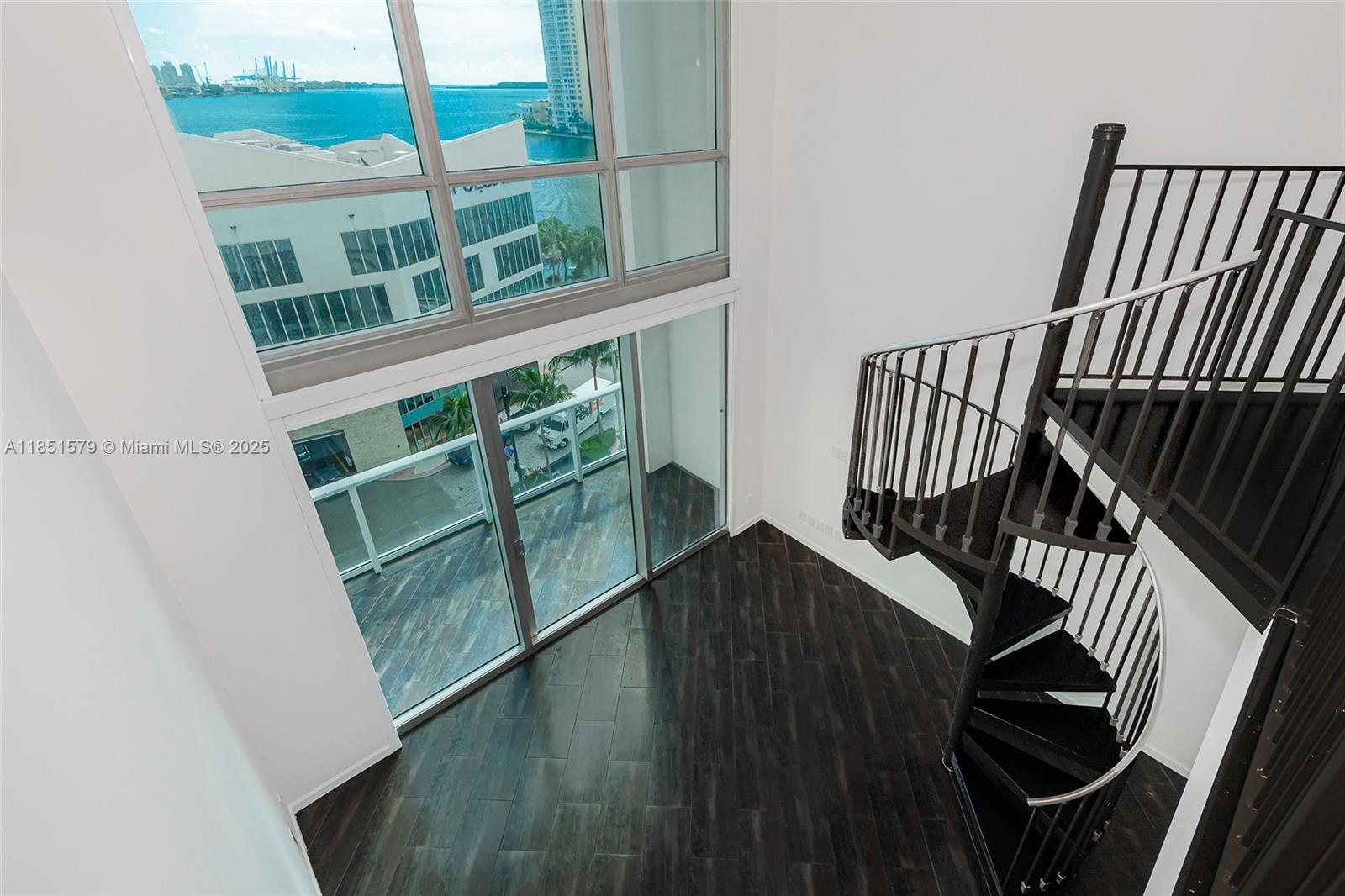 300 S Biscayne Blvd #Loft 826, Miami FL 33131