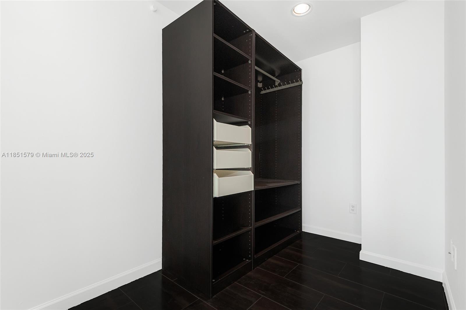 300 S Biscayne Blvd #Loft 826, Miami FL 33131