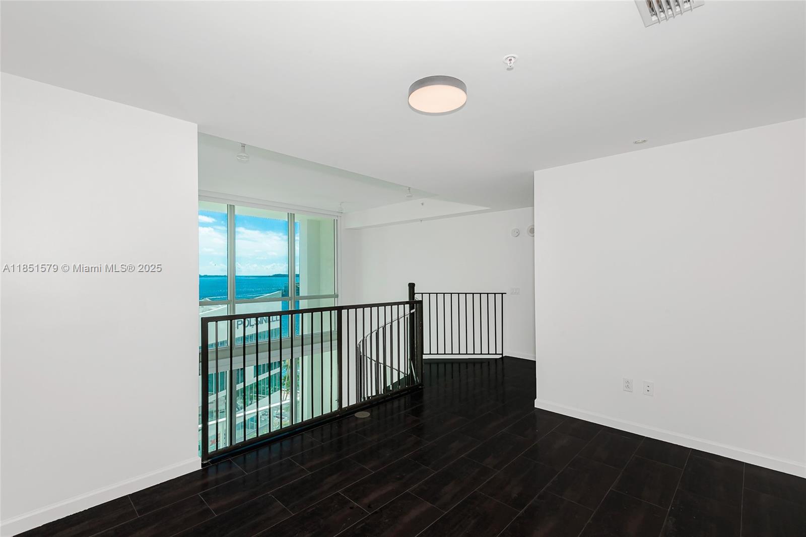 300 S Biscayne Blvd #Loft 826, Miami FL 33131