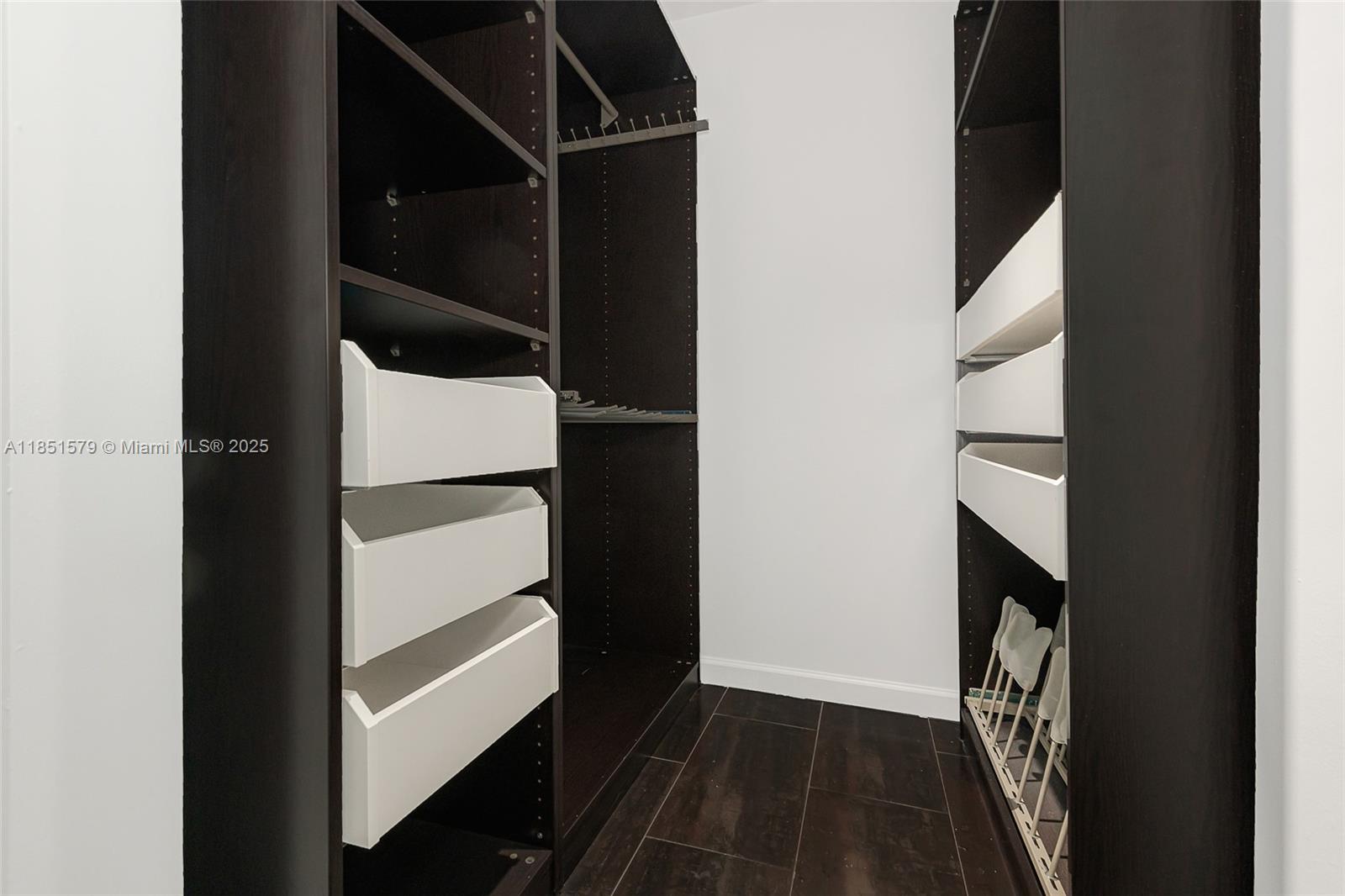 300 S Biscayne Blvd #Loft 826, Miami FL 33131
