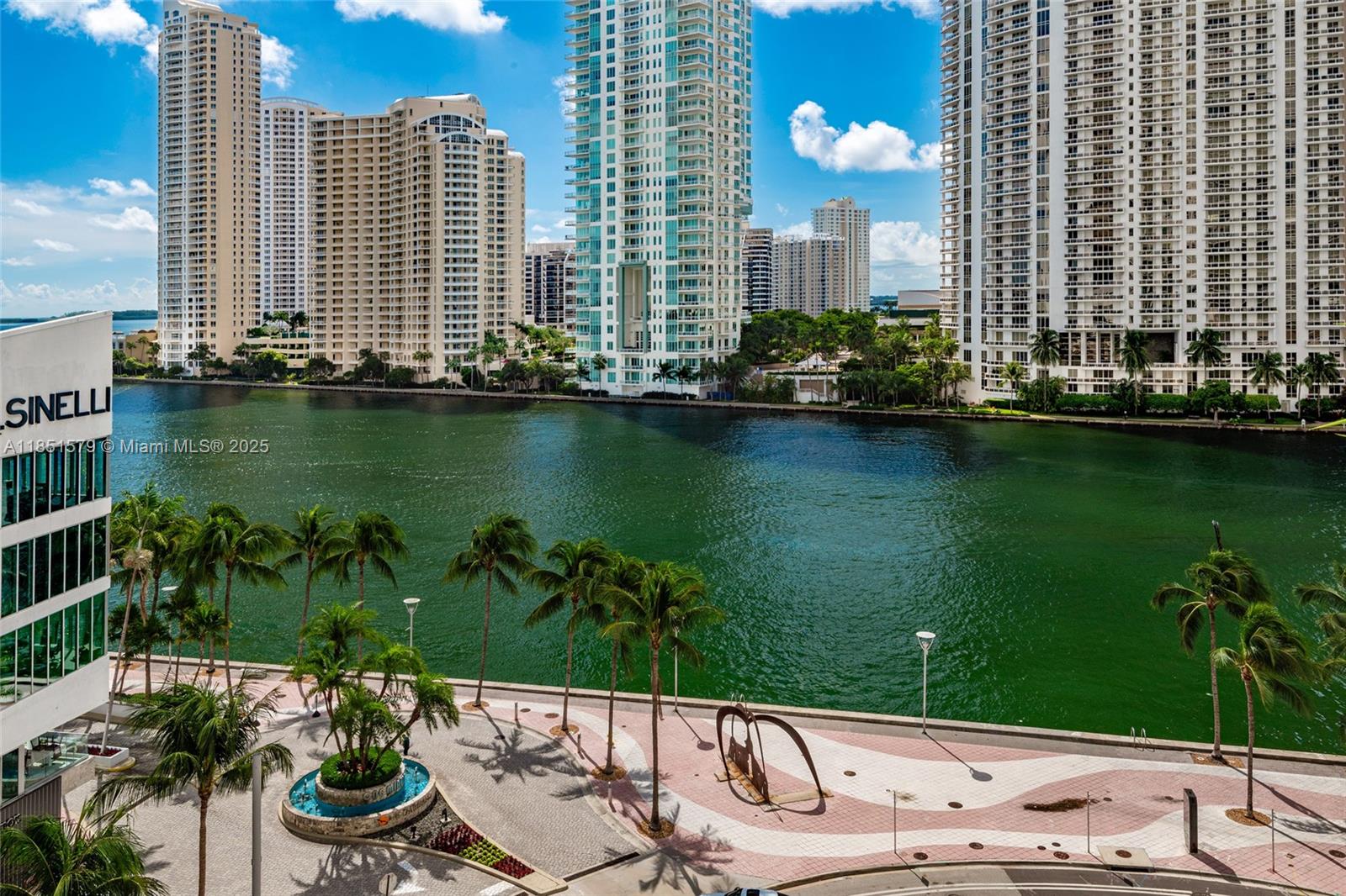 300 S Biscayne Blvd #Loft 826, Miami FL 33131