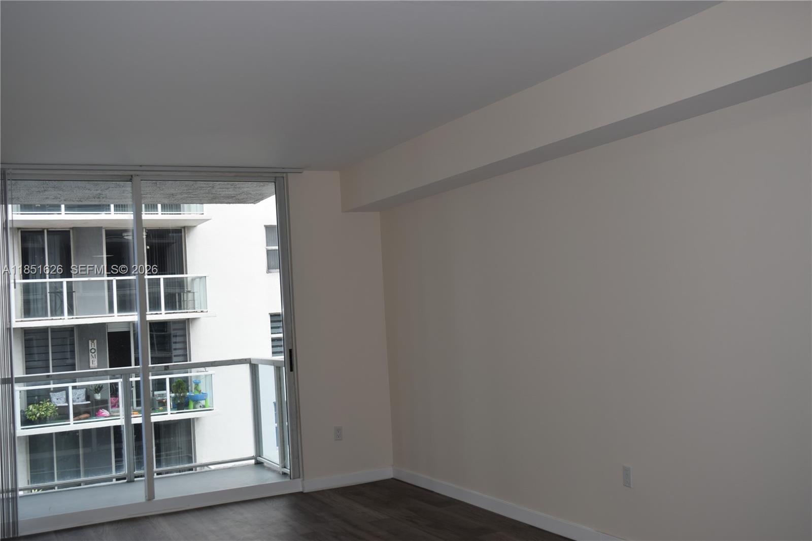 5091 NW 7th St #711, Miami FL 33126