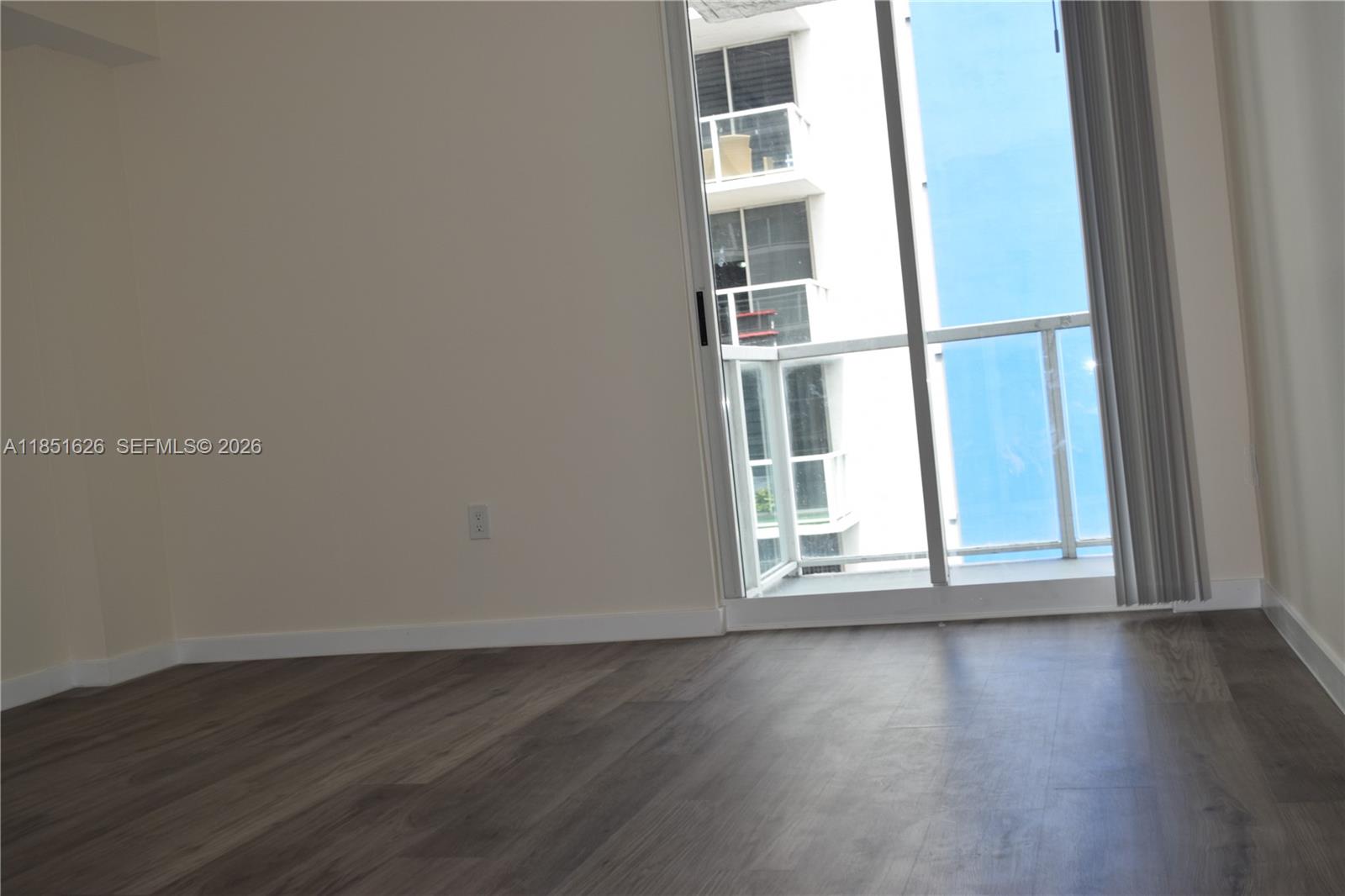 5091 NW 7th St #711, Miami FL 33126