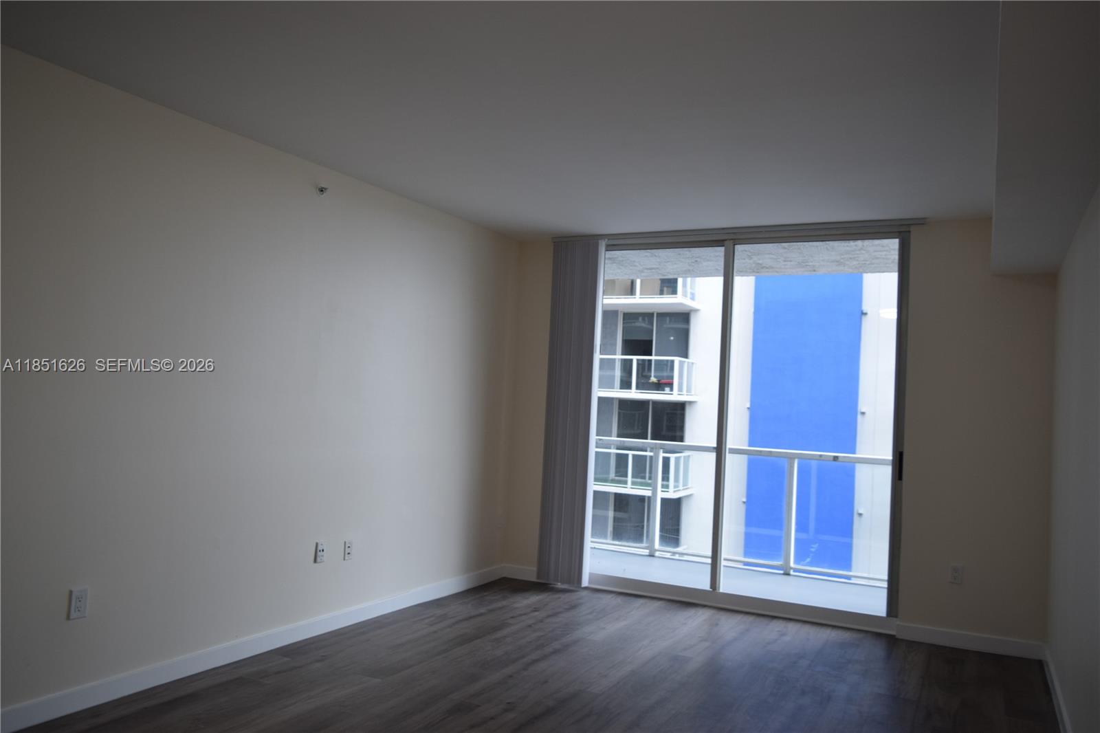 5091 NW 7th St #711, Miami FL 33126