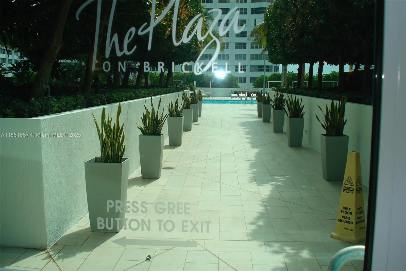 951 Brickell Ave #1007, Miami FL 33131