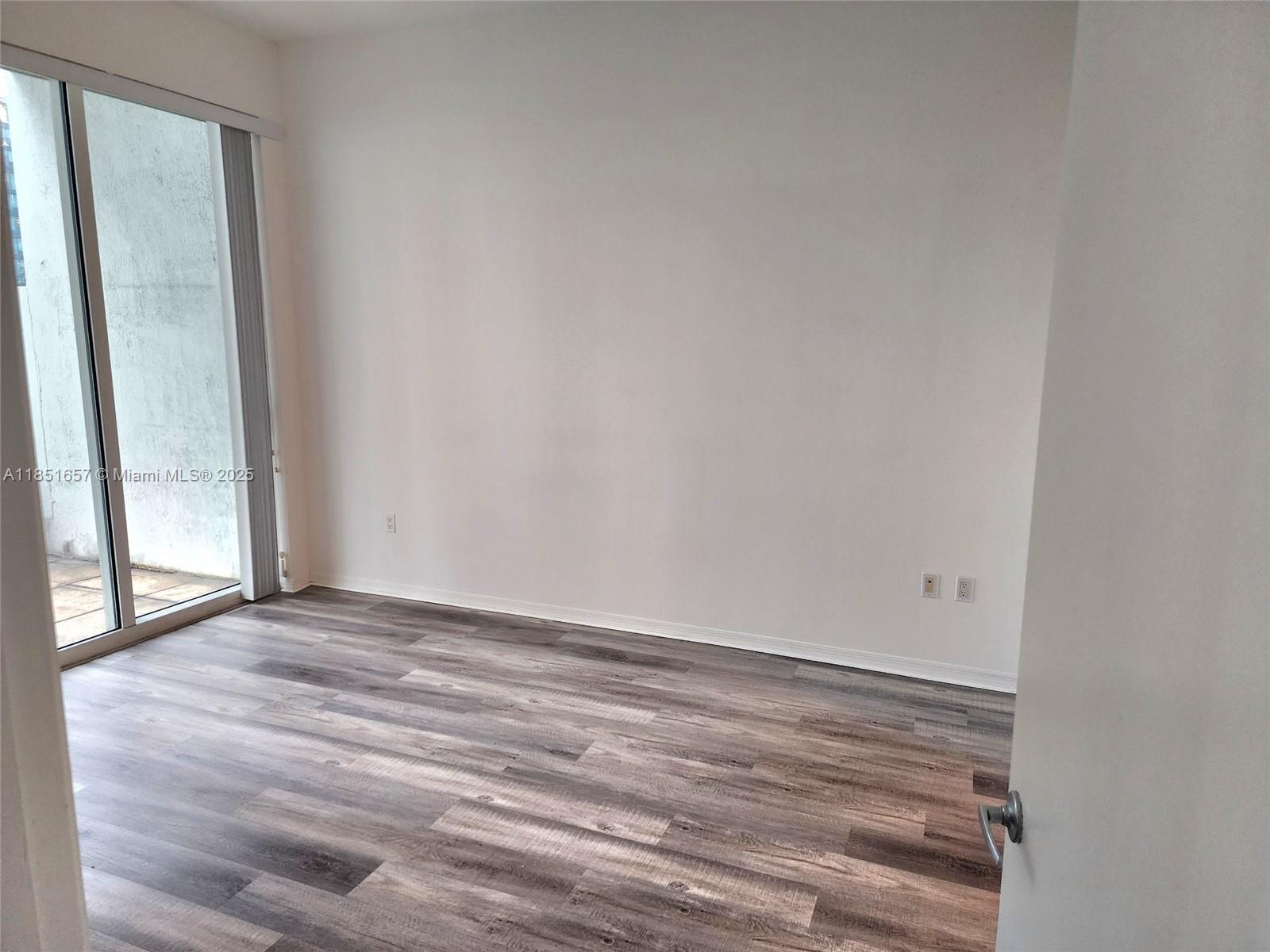 951 Brickell Ave #1007, Miami FL 33131