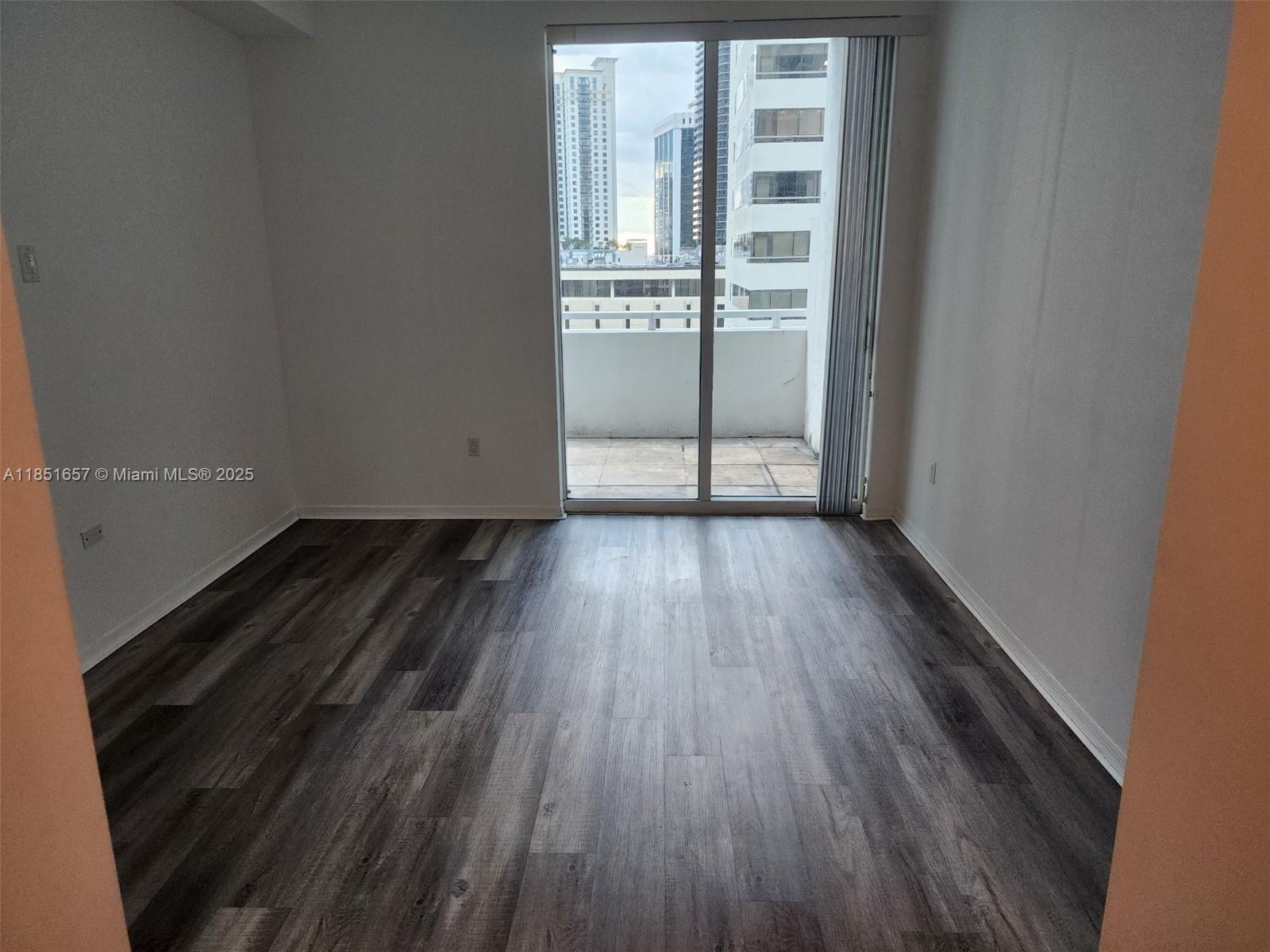 951 Brickell Ave #1007, Miami FL 33131