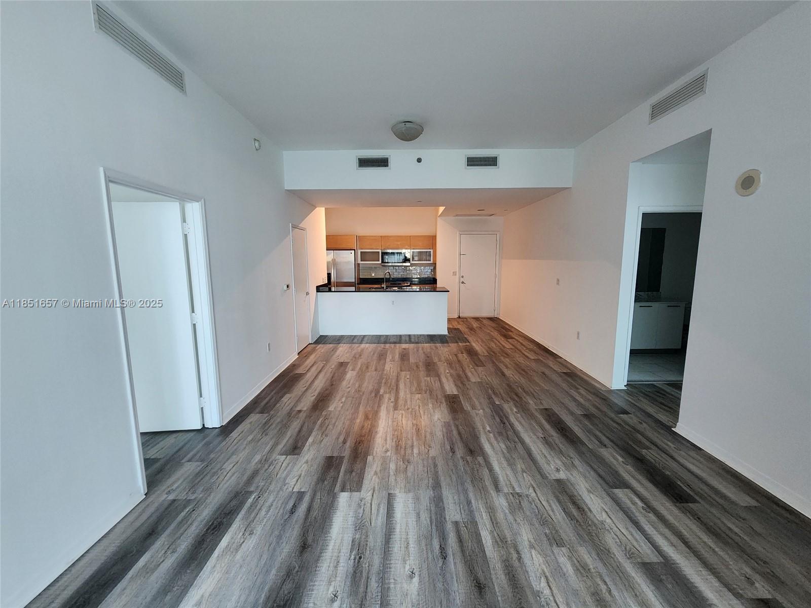 951 Brickell Ave #1007, Miami FL 33131