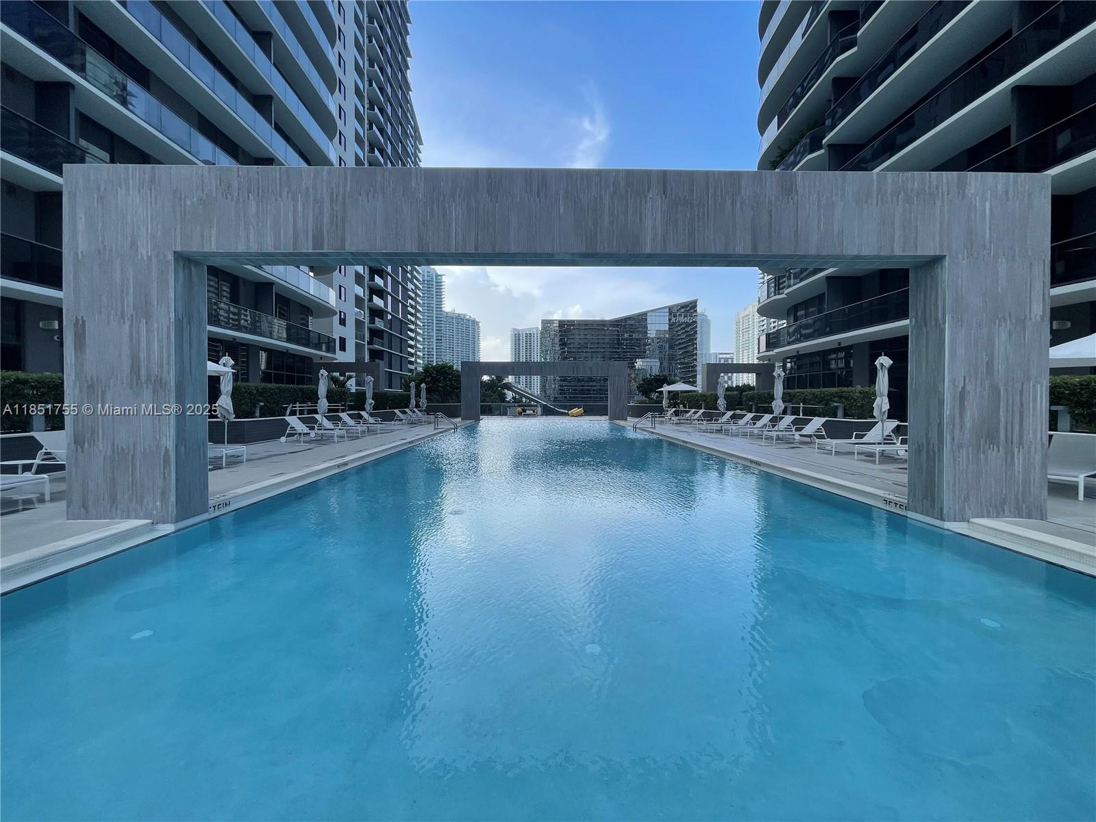 55 SW 9th St #2701, Miami FL 33130