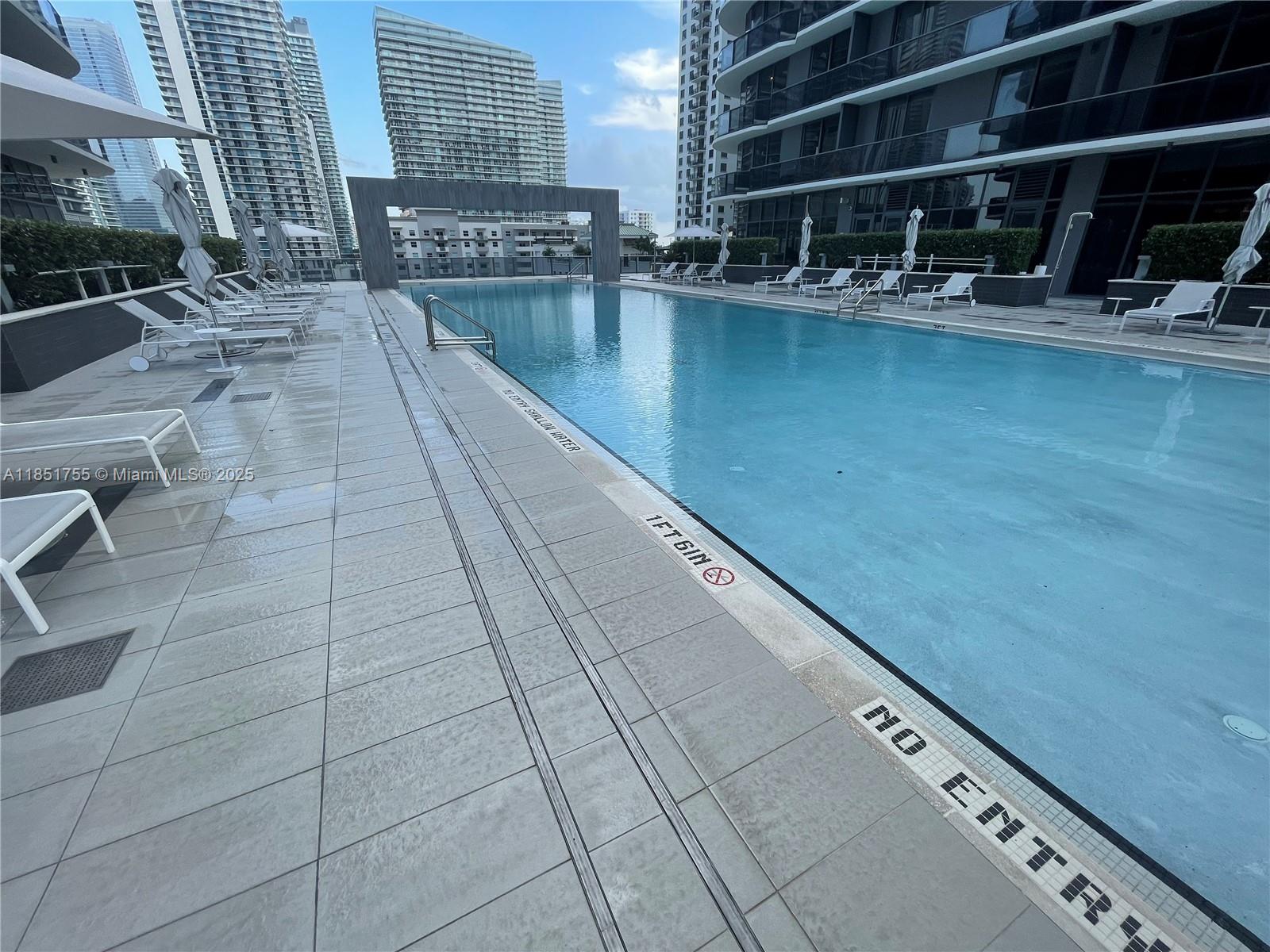 55 SW 9th St #2701, Miami FL 33130